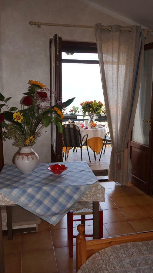 Bed And Breakfast Due Leoni Torri Del Benaco Exteriör bild